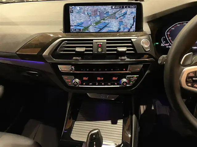 ＢＭＷ Ｘ３ xDrive20d Mスポーツ 道央・札幌 2021(令3)年 3万km サファイアブラックP メタリックペイント/ハイラインパッケージ/・ヴァーネスカレザーシート/・リアシートヒーティング/・ランバーサポート/・ポプラグレーファインウッドインテリアトリム/OP20インチアロイホイール/ドライビングアシストプラス/パーキングアシストプラス/360°カメラ/アンビエントライト/ヘッドアップディスプレイ/本革シート、シートヒーター/HiFiスピーカー