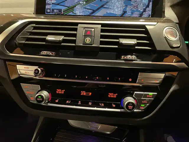 ＢＭＷ Ｘ３ xDrive20d Mスポーツ 道央・札幌 2021(令3)年 3万km サファイアブラックP メタリックペイント/ハイラインパッケージ/・ヴァーネスカレザーシート/・リアシートヒーティング/・ランバーサポート/・ポプラグレーファインウッドインテリアトリム/OP20インチアロイホイール/ドライビングアシストプラス/パーキングアシストプラス/360°カメラ/アンビエントライト/ヘッドアップディスプレイ/本革シート、シートヒーター/HiFiスピーカー