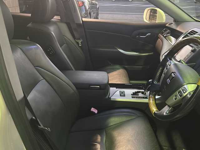 トヨタ クラウン アスリート アニバーサリーエディション 京都府 2012(平24)年 16.5万km ホワイトパールクリスタルシャイン 純正8インチナビ/ワンセグテレビ/走行中視聴可能/DVD視聴可能/Bluetooth/バックカメラ/サンルーフ/本革シート/メモリーパワーシート/シートヒーター＆ベンチレーション/電動リアサンシェード/クルーズコントロール/禁煙車/ビルトインETC/フォグランプ/電動格納ミラー/ウィンカーミラー