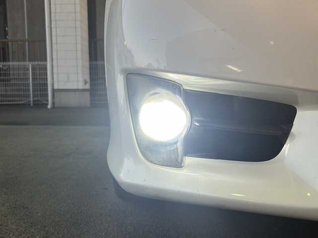 トヨタ クラウン アスリート アニバーサリーエディション 京都府 2012(平24)年 16.5万km ホワイトパールクリスタルシャイン 純正8インチナビ/ワンセグテレビ/走行中視聴可能/DVD視聴可能/Bluetooth/バックカメラ/サンルーフ/本革シート/メモリーパワーシート/シートヒーター＆ベンチレーション/電動リアサンシェード/クルーズコントロール/禁煙車/ビルトインETC/フォグランプ/電動格納ミラー/ウィンカーミラー