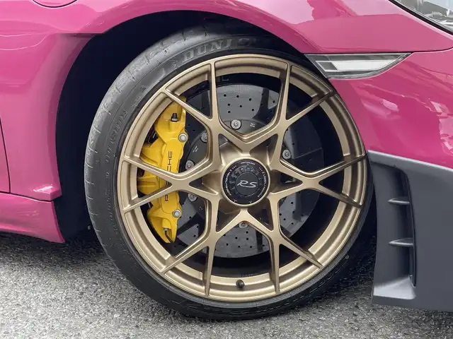 ポルシェ ポルシェ ７１８スパイダー RS 神奈川県 2025(令7)年 0.1万km パープル ヴァイザッハパッケージ/特注カラー：ルービースターネオ/ワンオーナー/サテンネオジム塗装20インチAW/ポルシェセラミックブレーキ(PCCB)/カーボンフロントリッド/フロントリフト/LEDヘッドライト/スポーツクロノパッケージ/PASM/純正フルバケットシート/純正メモリーナビ/純正USB/BT/SD再生/バックモニター/ETC2.0/クルーズコントロール/コーナーセンサー/キーレス×2/アイドリングストップ/純正フロアマット/保証書・取説あり