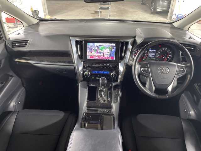 トヨタ アルファード S Cパッケージ 福岡県 2018(平30)年 4.6万km ブラック メーカーナビ/（AM FM CD DVD USB AUX BT）　/・ＪＢＬサウンド　/・フリップダウン　/・デジタルインナーミラー　/・クルコン　/・前後コーナーセンサー　/・レーンキープアシスト　/・衝突軽減　/・ＢＳＭ　/・ＲＳＡ　/・パワーシート　/・シートヒーター　/・エアシート/・シートメモリー/・バックカメラ/・ETC/・両側パワスラ/・パワーバックドア/・パーキングアシスト/・電動パーキングブレーキ/・ブレーキホールド/・純正フロアマット/・純正18インチアルミ/・オートライト/・オートハイビーム