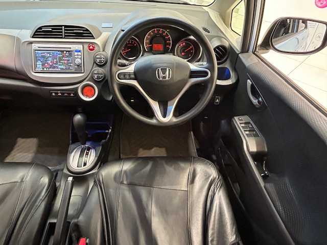 ホンダ フィット G スマートセレクション 埼玉県 2013(平25)年 5.3万km ピュアブルーメタリック 純正メモリーナビ/ CD/USB/ワンセグ/バックカメラ/HIDオートライト/ETC/スマートキー/禁煙車