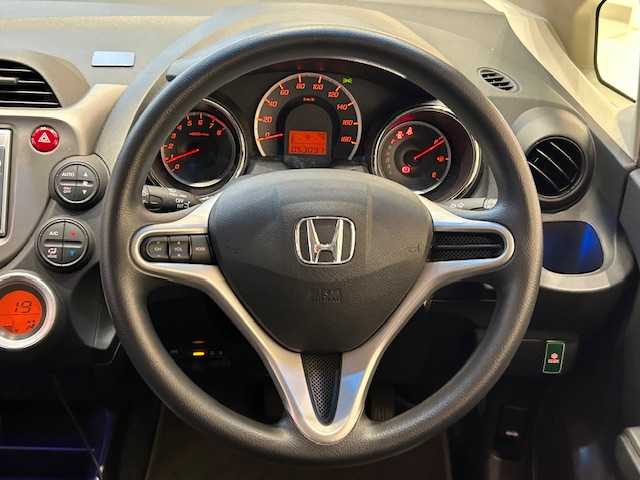 ホンダ フィット G スマートセレクション 埼玉県 2013(平25)年 5.3万km ピュアブルーメタリック 純正メモリーナビ/ CD/USB/ワンセグ/バックカメラ/HIDオートライト/ETC/スマートキー/禁煙車