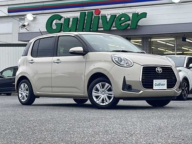 トヨタ パッソ モーダ　チャーム 愛知県 2022(令4)年 0.8万km キナコメタリック /禁煙/ワンオーナー/ディーラー記録簿R5.6//純正ナビ/地デジTV/CD/AUX/BT//全方位カメラ/前後・車内ドラレコ/ビルトインETC//ハーフレザーシート//ステアリングスイッチ//純正LEDオートライト/オートハイビーム//バニティミラー//シートヒーター//オートリトラウインカーミラー//プッシュスタート/スマートキー//コーナーセンサー//アイドリングストップ//純正フロアマット//スペアタイヤ//新車時保証書//取扱説明書//ドラレコ取説//スペアスマートキー有