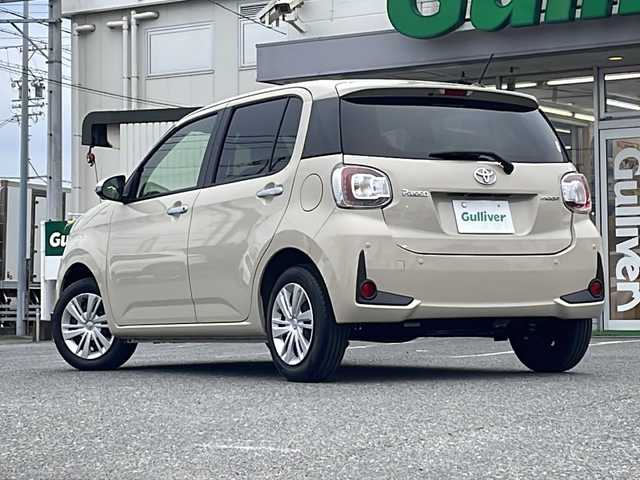 トヨタ パッソ モーダ　チャーム 愛知県 2022(令4)年 0.8万km キナコメタリック /禁煙/ワンオーナー/ディーラー記録簿R5.6//純正ナビ/地デジTV/CD/AUX/BT//全方位カメラ/前後・車内ドラレコ/ビルトインETC//ハーフレザーシート//ステアリングスイッチ//純正LEDオートライト/オートハイビーム//バニティミラー//シートヒーター//オートリトラウインカーミラー//プッシュスタート/スマートキー//コーナーセンサー//アイドリングストップ//純正フロアマット//スペアタイヤ//新車時保証書//取扱説明書//ドラレコ取説//スペアスマートキー有