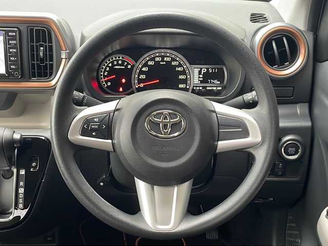 トヨタ パッソ モーダ　チャーム 愛知県 2022(令4)年 0.8万km キナコメタリック /禁煙/ワンオーナー/ディーラー記録簿R5.6//純正ナビ/地デジTV/CD/AUX/BT//全方位カメラ/前後・車内ドラレコ/ビルトインETC//ハーフレザーシート//ステアリングスイッチ//純正LEDオートライト/オートハイビーム//バニティミラー//シートヒーター//オートリトラウインカーミラー//プッシュスタート/スマートキー//コーナーセンサー//アイドリングストップ//純正フロアマット//スペアタイヤ//新車時保証書//取扱説明書//ドラレコ取説//スペアスマートキー有
