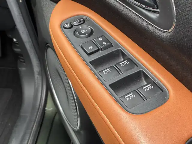 ホンダ ヴェゼル ハイブリッド Z 熊本県 2015(平27)年 11.2万km ミスティックグリーンパール ルーフレール/純正SDナビ(VXM-152VFi)/【フルセグTV/SD/CD/DVD/Bluetooth】/バックカメラ/クルーズコントロール/車両接近通報装置/ハーフレザーシート/前席シートヒーター/パドルシフト/オートLEDライト/ビルトインETC/ドライブレコーダー/横滑り防止装置/盗難防止装置/純正フロアマット/カーテンエアバッグ/プッシュスタート/スマートキー/スペアキー/取扱説明/保証書