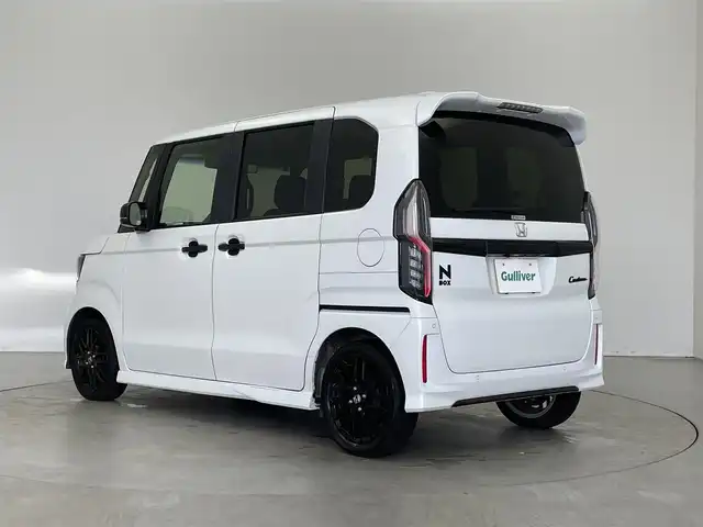 ホンダ Ｎ ＢＯＸ カスタム L ターボ スタイル+ブラック 埼玉県 2022(令4)年 2.8万km プラチナホワイトパール 社外９インチナビ　バックカメラ　シートヒーター　両側パワースライドドア　ホンダセンシング　アダプティブクルーズコントロール　ＬＥＤヘッドライト　スマートキー　ＥＴＣ　地デジＴＶ　オートライト