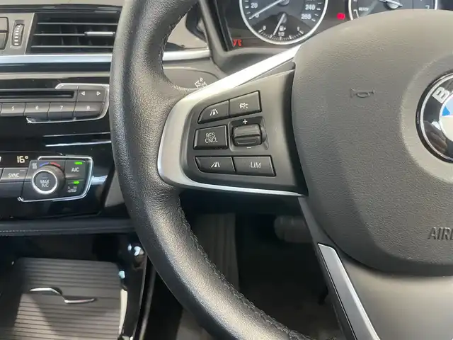 ＢＭＷ Ｘ１ sDrive 18i Xライン 静岡県 2016(平28)年 4.7万km ミネラルホワイト アドバンスド・アクティブセーフティパッケージ/・ドライビング・アシスト・プラス/・ヘッドアップディスプレイ/・アクティブクルーズコントロール/純正HDDナビゲーション/・Bluetooth/USB/AM/FM/バックカメラ/パーキングアシスト/パワーバックドア/ドライブレコーダー（前後）/コンフォート・アクセス/ライト・パッケージ/アロイ・ホイールバイカラー19インチ