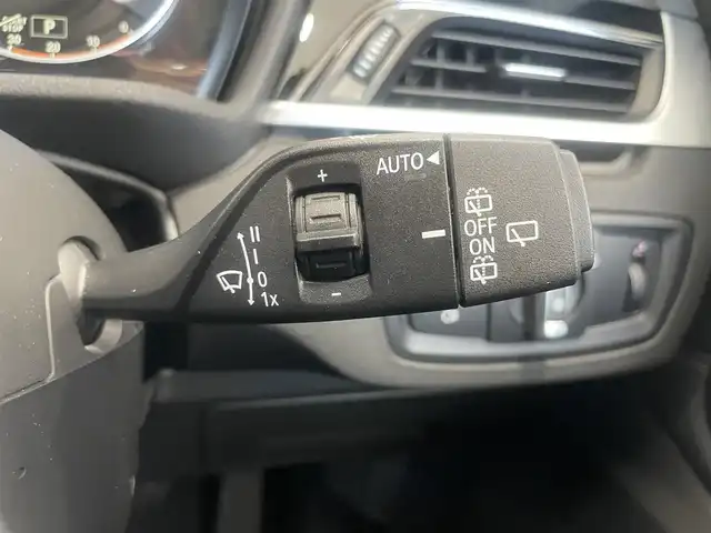 ＢＭＷ Ｘ１ sDrive 18i Xライン 静岡県 2016(平28)年 4.7万km ミネラルホワイト アドバンスド・アクティブセーフティパッケージ/・ドライビング・アシスト・プラス/・ヘッドアップディスプレイ/・アクティブクルーズコントロール/純正HDDナビゲーション/・Bluetooth/USB/AM/FM/バックカメラ/パーキングアシスト/パワーバックドア/ドライブレコーダー（前後）/コンフォート・アクセス/ライト・パッケージ/アロイ・ホイールバイカラー19インチ