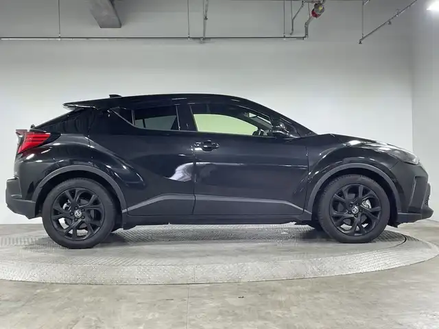 トヨタ Ｃ－ＨＲ G モード ネロセーフティプラスⅡ 神奈川県 2021(令3)年 4.2万km ブラックマイカ トヨタセーフティセンス/純正メーカーオプションDA/・ナビ/BT/MiraCast/USB/AM/FM/アラウンドビューモニター/BSM/ビルトインETC/前後ドライブレコーダー/ハーフレザーシート/パワーシート(D)/シートヒーター(D/N)/AC100V/スマートキー/プッシュスタートボタン/EVモード/電動サイドブレーキ/オートブレーキホールド/革巻きステアリング/ステアリングスイッチ/Autoライト/電動格納ミラー/ウィンカーミラー/LEDヘッドライト/フォグランプ/純正フロアマット/純正ドアバイザー/純正18インチアルミホイール