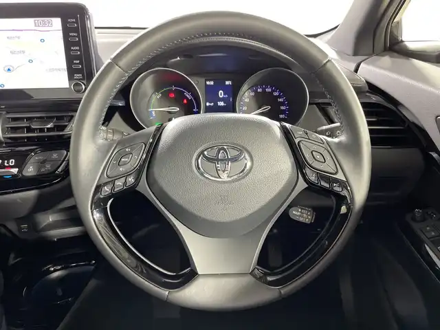 トヨタ Ｃ－ＨＲ G モード ネロセーフティプラスⅡ 神奈川県 2021(令3)年 4.2万km ブラックマイカ トヨタセーフティセンス/純正メーカーオプションDA/・ナビ/BT/MiraCast/USB/AM/FM/アラウンドビューモニター/BSM/ビルトインETC/前後ドライブレコーダー/ハーフレザーシート/パワーシート(D)/シートヒーター(D/N)/AC100V/スマートキー/プッシュスタートボタン/EVモード/電動サイドブレーキ/オートブレーキホールド/革巻きステアリング/ステアリングスイッチ/Autoライト/電動格納ミラー/ウィンカーミラー/LEDヘッドライト/フォグランプ/純正フロアマット/純正ドアバイザー/純正18インチアルミホイール