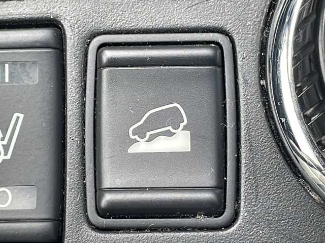 日産 エクストレイル 20X エマージェンシーブレーキ 京都府 2017(平29)年 8万km ブリリアントホワイトパール 純正ナビ　アラウンドビューモニター　Ｂｌｕｅｔｏｏｔｈオーディオ　ＵＳＢ接続　フルセグ　ＤＶＤ再生　クルーズコントロール　カブロンシート　シートヒーター　ブラインドスポットモニター　ＬＥＤライト