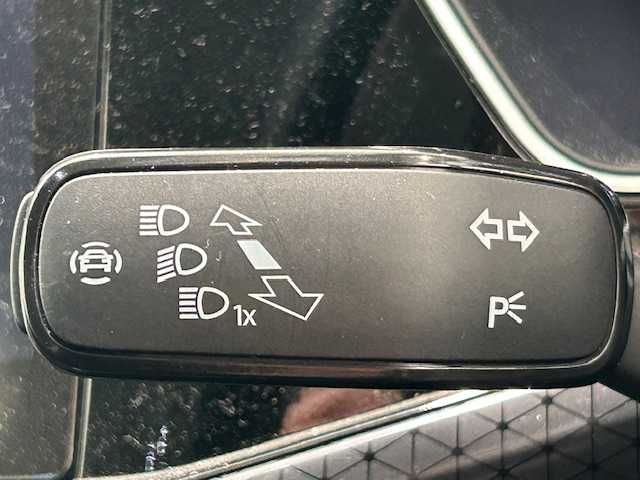 フォルクスワーゲン ＶＷ Ｔ－クロス TSI アクティブ 宮城県 2023(令5)年 1.9万km 白 アダプティブ・クルーズ・コントロール/リヤクロストラフィックアラート/ブラインドスポットモニター/レーンアシスト/純正ナビ/（Discover Pro）/・バックカメラ/・Bluetooth/USB/Apple Carplay/AndroidAuto/・純正ビルトインETC2.0/前後コーナーセンサー/MTモード付きAT/ルーフレール/プッシュスタート/スマートキー/・スペアキー/アイドリングストップ/純正LEDヘッドライト/・オートライト/・フォグランプ/純正アルミホイール/純正フロアマット