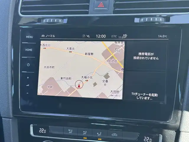 フォルクスワーゲン ゴルフ TSIハイライン 奈良県 2018(平30)年 3.7万km ピュアホワイト 純正ナビ/（フルセグ/BT/CD/DVD）/レーダークルーズコントロール/バックカメラ/パドルシフト/ブラインドスポットモニター/衝突軽減システム/レーンキープアシスト/LEDヘッドライト/オートライト/ETC/前方ドライブレコーダー（TZ-D101）/純正17インチAW/保証書/取り扱い説明書