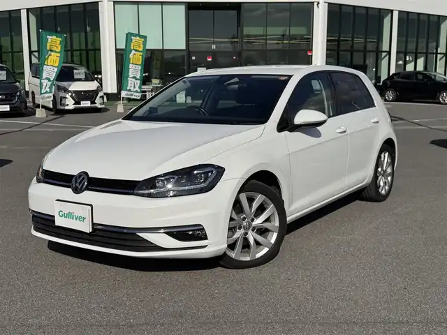フォルクスワーゲン ゴルフ TSIハイライン 奈良県 2018(平30)年 3.7万km ピュアホワイト 純正ナビ/（フルセグ/BT/CD/DVD）/レーダークルーズコントロール/バックカメラ/パドルシフト/ブラインドスポットモニター/衝突軽減システム/レーンキープアシスト/LEDヘッドライト/オートライト/ETC/前方ドライブレコーダー（TZ-D101）/純正17インチAW/保証書/取り扱い説明書