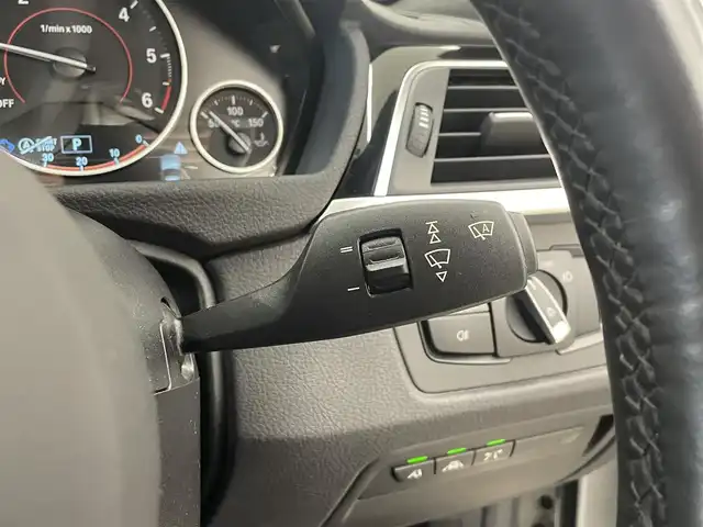 ＢＭＷ ３２０ｄ Mスポーツ 岡山県 2016(平28)年 4.4万km アルピンホワイトⅢ 330台限定スタイルエッジ/ブラックキドニーグリル/専用18インチアルミホイール/ピアノブラックインテリアトリム/黒レザーシート/シートヒーター（D/N）/アルミペダル/純正ナビ/CD/DVD/Bluetooth/ACC/衝突警告/車線変更警告/車線逸脱警告/LEDヘッドライト/ETC/オートライト/オートワイパー/リアフィルム