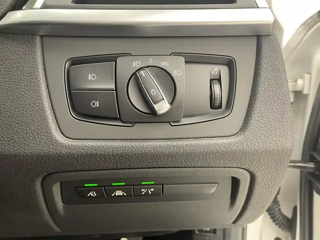 ＢＭＷ ３２０ｄ Mスポーツ 岡山県 2016(平28)年 4.4万km アルピンホワイトⅢ 330台限定スタイルエッジ/ブラックキドニーグリル/専用18インチアルミホイール/ピアノブラックインテリアトリム/黒レザーシート/シートヒーター（D/N）/アルミペダル/純正ナビ/CD/DVD/Bluetooth/ACC/衝突警告/車線変更警告/車線逸脱警告/LEDヘッドライト/ETC/オートライト/オートワイパー/リアフィルム