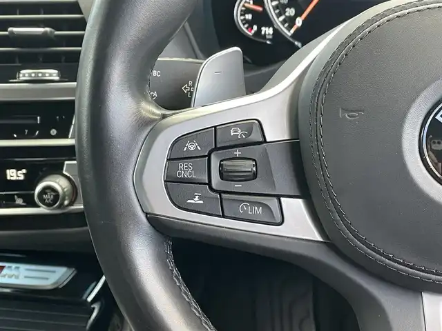 ＢＭＷ Ｘ３ M40d 東京都 2019(令1)年 6.6万km アルピンホワイトⅢ ４WD/ハイラインＰＫＧ/パノラマＳＲ/茶革/Ｒシートヒーター/Ｍスポーツブレーキ/18インチスタッドレスケレナーズAW（24年製）/メーカーナビ/ＢＭＷＨＵＤ/Ｍ４０ｄ専用デザインエレメント/アンビエントライト/パーキングアシストプラス/ドライビングアシストプラス/ハイマウント・ブレーキ・ライト（LED）/アダプティブ・ヘッドライト/自動防眩ドア・ミラー/ETC2.0/アイドリングストップ/スペアキー