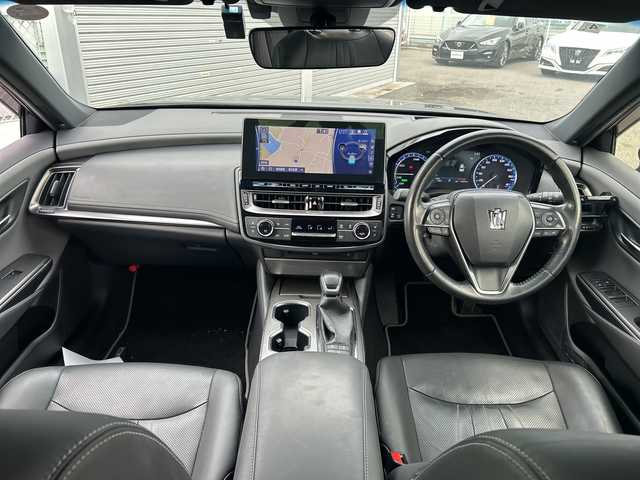 トヨタ クラウン ハイブリッド RS リミテッドⅡ 大阪府 2022(令4)年 4.1万km ブラック 衝突軽減　１２．３型ナビ　全周囲カメラ　フルセグＴＶ　ＢＴ　ＣＤ　ＤＶＤ　レザーシート　パワーシート　シートヒーター　ベンチレーション　ＨＵＤ　ＢＳＭ　レーダークルーズコントロール　ＥＴＣ　ＬＥＤヘッドライト　シーケンシャルウィンカー　コーナーセンサー　左右独立エアコン　取扱説明書　保証書