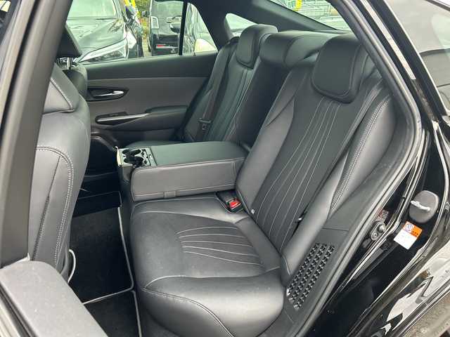 トヨタ クラウン ハイブリッド RS リミテッドⅡ 大阪府 2022(令4)年 4.1万km ブラック 衝突軽減　１２．３型ナビ　全周囲カメラ　フルセグＴＶ　ＢＴ　ＣＤ　ＤＶＤ　レザーシート　パワーシート　シートヒーター　ベンチレーション　ＨＵＤ　ＢＳＭ　レーダークルーズコントロール　ＥＴＣ　ＬＥＤヘッドライト　シーケンシャルウィンカー　コーナーセンサー　左右独立エアコン　取扱説明書　保証書