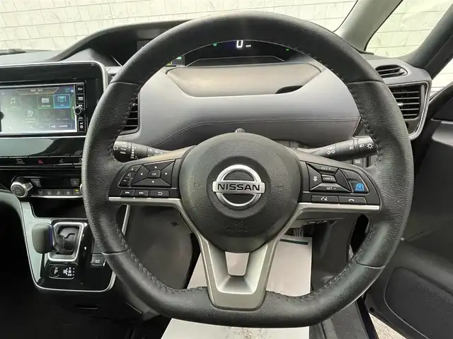日産 セレナ e－パワー ハイウェイスター V 福岡県 2022(令4)年 1.7万km アズライトブルー 純正7型SDナビ(フルセグTV/CD/DVD/BT)/アラウンドビューモニター/プロパイロット/エマージェンシーブレーキ/コーナーセンサー/ブラインドスポットモニター/両側電動パワースライドドア/ドラレコ/ETC/デジタルインナーミラー/純正LEDヘッドライト/純正15インチアルミホイール/スマートキー/プッシュスタート