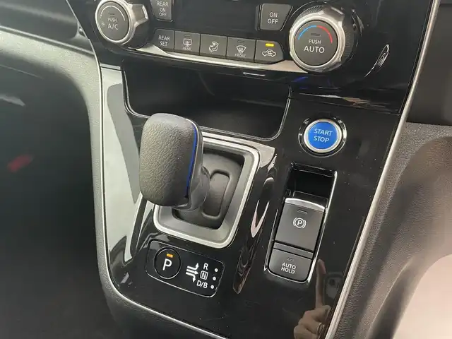 日産 セレナ e－パワー ハイウェイスター V 福岡県 2022(令4)年 1.7万km アズライトブルー 純正7型SDナビ(フルセグTV/CD/DVD/BT)/アラウンドビューモニター/プロパイロット/エマージェンシーブレーキ/コーナーセンサー/ブラインドスポットモニター/両側電動パワースライドドア/ドラレコ/ETC/デジタルインナーミラー/純正LEDヘッドライト/純正15インチアルミホイール/スマートキー/プッシュスタート