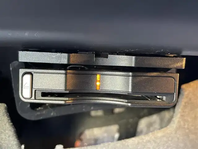 メルセデス・ベンツ ＣＬＡ２５０ 静岡県 2014(平26)年 4.3万km カルサイトホワイト レーダーセーフティパッケージ/ハーフレザーシート/ブラインドスポットアシスト/COMANDシステム/(CD/DVD/Bluetooth/フルセグ)/衝突被害軽減システム/バックカメラ/アダプティブクルーズコントロール/レーンキープアシスト/パーキングアシスト/メモリー付パワーシート/キーレスキー/ETC/ドライブレコーダー/純正フロアマット/純正18インチアルミホイール/保証書/取扱説明書