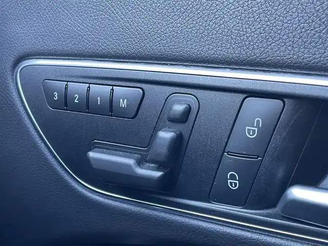 メルセデス・ベンツ ＣＬＡ２５０ 静岡県 2014(平26)年 4.3万km カルサイトホワイト レーダーセーフティパッケージ/ハーフレザーシート/ブラインドスポットアシスト/COMANDシステム/(CD/DVD/Bluetooth/フルセグ)/衝突被害軽減システム/バックカメラ/アダプティブクルーズコントロール/レーンキープアシスト/パーキングアシスト/メモリー付パワーシート/キーレスキー/ETC/ドライブレコーダー/純正フロアマット/純正18インチアルミホイール/保証書/取扱説明書