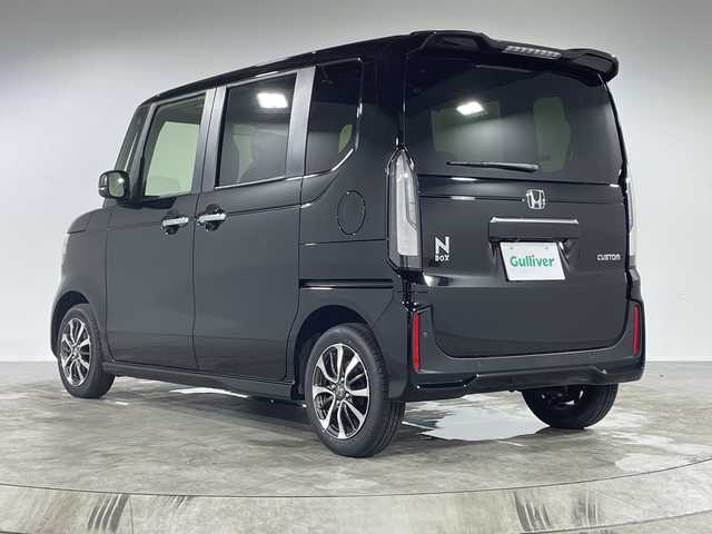 ホンダ Ｎ ＢＯＸ カスタム 福岡県 2025(令7)年 0.1千km クリスタルブラックパール 届出済み未使用車/ナビ装着パッケージ/バックカメラ/ホンダセンシング/レーダークルーズコントロール/レーンキープアシスト/片側パワースライド/前席シートヒーター/ＬＥＤヘットライト/プッシュエンジンスタート/電動パーキングブレーキ/スペアキーx１