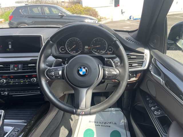 ＢＭＷ Ｘ５ xDrive 35d Mスポーツ 神奈川県 2018(平30)年 3.5万km サファイアブラックP ７人乗り/茶革シート/・全席シートヒーター/・前席パワーシート/サンルーフ/インテリジェントセーフティ/・Cityブレーキ/・レーンデパーチャウォーニング/・レーンチェンジウォーニング/・アダプティブクルーズコントロール/ハーマンカードンスピーカー/純正ナビ/・DVD/Bluetooth/AUX/USB/・フルセグTV/・全方位カメラ/電動リアゲート/純正ETC/パドルシフト/前後ドラレコ/純正２０インチAW/スマートキーX2/新車時手帳、取説