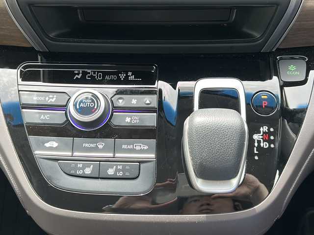 ホンダ フリード ハイブリット G ホンダセンシング 岐阜県 2020(令2)年 6.4万km プラチナホワイトパール ＳＤナビ　/両側パワスラ　/バックカメラ　/衝突被害軽減装置　/コーナーセンサー　/３列シート　/ワンセグ　/ビルトインＥＴＣ/クルーズコントロール　/ＬＥＤヘッドライト　/スマートキー　/プッシュスタート　/ＵＳＢ/ドアバイザー/Blue tooth/SDミュージックサーバー/フルフラットシート/ウォークスルー/純正フロアマット/シートヒーターD＋N席/純正アルミホイール/レーンキープアシスト/オートライト/エアバッグW