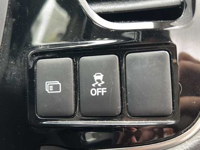 三菱 アウトランダー ＰＨＥＶ G セーフティパッケージ 沖縄県 2017(平29)年 8.8万km アメジストブラック ナビ/（AM/FM/CD/DVD/BT) /フルセグTV /衝突軽減装置 /ETC /エアシート、シートヒーター（D/N席）/PHEV充電コード /ステアリングヒーター /クルコン /レーンキープアシスト