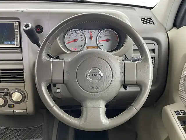 日産 キューブ 15M Vセレクション 埼玉県 2006(平18)年 5.2万km アクアミント 純正ナビ　スマートキー　オートライト　地デジＴＶ　ＣＤ再生　ヘッドライトレベライザー　電動格納ミラー　フロアマット　フロントフォグランプ　エアコン　パワーウィンドウ　ベンチシート