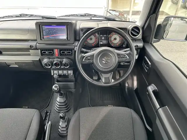 スズキ ジムニー XC 埼玉県 2021(令3)年 3.4万km ブルーイッシュブラックパール3 4WD/社外ナビ/（ワンセグTV/BT/CD/DVD/FM）/バックカメラ/クルーズコントロール/両側シートヒーター/スマートスペアキー×1/プッシュスタート/純正フロアマット/オートLEDライト/純正16インチAW/背面タイヤあり/ダウンヒルアシストコントロール/車線逸脱警報/ウィンカーミラー/シガーソケット/車両取扱説明書/保証書