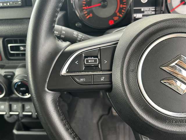 スズキ ジムニー XC 埼玉県 2021(令3)年 3.4万km ブルーイッシュブラックパール3 4WD/社外ナビ/（ワンセグTV/BT/CD/DVD/FM）/バックカメラ/クルーズコントロール/両側シートヒーター/スマートスペアキー×1/プッシュスタート/純正フロアマット/オートLEDライト/純正16インチAW/背面タイヤあり/ダウンヒルアシストコントロール/車線逸脱警報/ウィンカーミラー/シガーソケット/車両取扱説明書/保証書