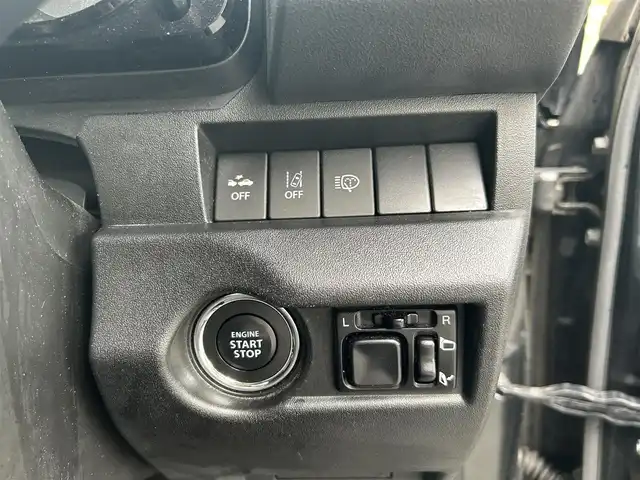 スズキ ジムニー XC 埼玉県 2021(令3)年 3.4万km ブルーイッシュブラックパール3 4WD/社外ナビ/（ワンセグTV/BT/CD/DVD/FM）/バックカメラ/クルーズコントロール/両側シートヒーター/スマートスペアキー×1/プッシュスタート/純正フロアマット/オートLEDライト/純正16インチAW/背面タイヤあり/ダウンヒルアシストコントロール/車線逸脱警報/ウィンカーミラー/シガーソケット/車両取扱説明書/保証書