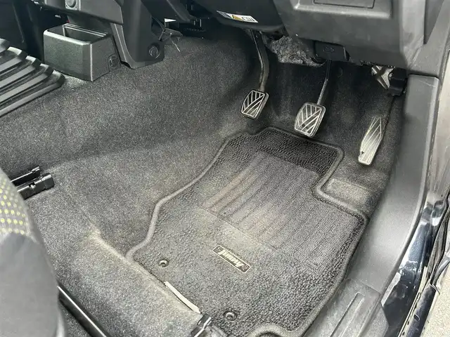 スズキ ジムニー XC 埼玉県 2021(令3)年 3.4万km ブルーイッシュブラックパール3 4WD/社外ナビ/（ワンセグTV/BT/CD/DVD/FM）/バックカメラ/クルーズコントロール/両側シートヒーター/スマートスペアキー×1/プッシュスタート/純正フロアマット/オートLEDライト/純正16インチAW/背面タイヤあり/ダウンヒルアシストコントロール/車線逸脱警報/ウィンカーミラー/シガーソケット/車両取扱説明書/保証書