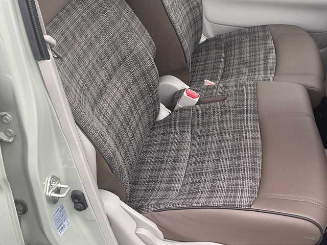 スズキ ラパン ＬＣ L 千葉県 2023(令5)年 1.3万km トラッドカーキメタリック トラッドカーキ　ナビＭＤＶ－Ｄ３０８ＢＴＷ　シートヒーター　ＥＴＣ　ＵＳＢ セーフティサポート デュアルセンサーブレーキサポート 誤発進抑制機能（後方含む） 後退時ブレーキサポート LEDライト/外部検査実施済み/社外メモリーナビ/（ワンセグTV/Bluetooth/USB）/セーフティサポート/・デュアルセンサーブレーキサポート/・誤発進抑制機能（後方含む）/・後退時ブレーキサポート/・車線逸脱警報機能/・先行車発進お知らせ機能/・ハイビームアシスト/・リアパーキングセンサー/・ふらつき警報機能/・標識認識機能/LEDヘッドライト/スマートキー/ETC/D席シートヒーター/横滑り防止機能/保証書/取扱説明書/スペアキー