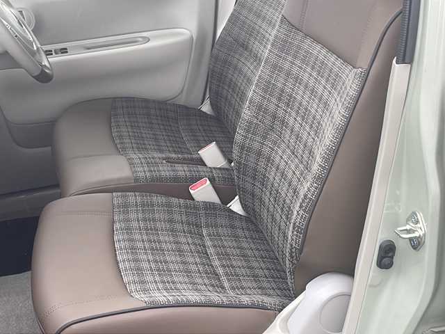 スズキ ラパン ＬＣ L 千葉県 2023(令5)年 1.3万km トラッドカーキメタリック トラッドカーキ　ナビＭＤＶ－Ｄ３０８ＢＴＷ　シートヒーター　ＥＴＣ　ＵＳＢ セーフティサポート デュアルセンサーブレーキサポート 誤発進抑制機能（後方含む） 後退時ブレーキサポート LEDライト/外部検査実施済み/社外メモリーナビ/（ワンセグTV/Bluetooth/USB）/セーフティサポート/・デュアルセンサーブレーキサポート/・誤発進抑制機能（後方含む）/・後退時ブレーキサポート/・車線逸脱警報機能/・先行車発進お知らせ機能/・ハイビームアシスト/・リアパーキングセンサー/・ふらつき警報機能/・標識認識機能/LEDヘッドライト/スマートキー/ETC/D席シートヒーター/横滑り防止機能/保証書/取扱説明書/スペアキー