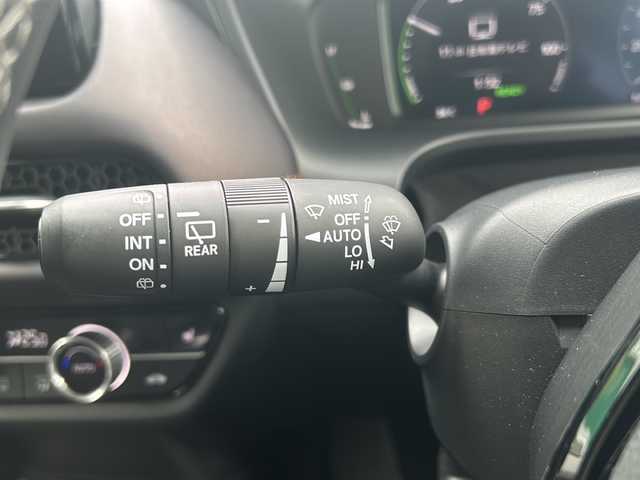 ホンダ ＺＲ－Ｖ ハイブリッド e:HEV Z 鳥取県 2024(令6)年 1.7万km プラチナホワイトパール ホンダセンシング/・衝突軽減ブレーキ/近距離衝突軽減ブレーキ/・先行車発進お知らせ機能/・歩行者事故軽減ステアリング/・路外逸脱抑制機能/・標識認識機能/・渋滞追従機能付アダプティブクルーズコントロール/・車線維持支援システム/・渋滞運転支援機能/・ブラインドスポットインフォメーション/・前後誤発進抑制機能/・パーキングセンサーシステム/全方位モニター/マルチビューカメラシステム/9型ワイドHonda CONNECTディスプレー/・ナビ/フルセグ/Bluetooth/BOSEプレミアムサウンドシステム（12スピーカー）/ビルトインETC2.0/置くだけ充電/本革シート/・シートヒーター/前席パワーシート/D席メモリーシート/パワーバックドア/純正18AW