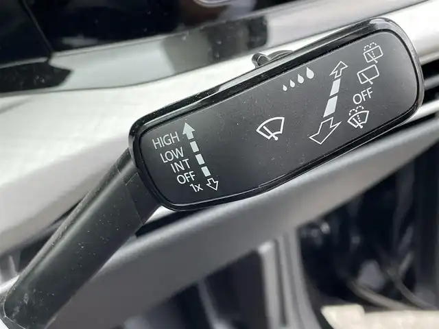 フォルクスワーゲン ＶＷ ゴルフ ヴァリアント TDI アクティブアドバンス 滋賀県 2023(令5)年 1.6万km 黒 デジタルメータークラスター/ワイヤレスチャージ/ACC/プリクラッシュブレーキ/レーンキープ/シートヒーター/純正ナビ/バックカメラ/CarPlay/純正17インチAW/ドライブレコーダー