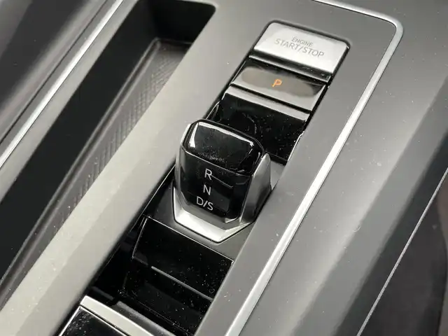 フォルクスワーゲン ＶＷ ゴルフ ヴァリアント TDI アクティブアドバンス 滋賀県 2023(令5)年 1.6万km 黒 デジタルメータークラスター/ワイヤレスチャージ/ACC/プリクラッシュブレーキ/レーンキープ/シートヒーター/純正ナビ/バックカメラ/CarPlay/純正17インチAW/ドライブレコーダー