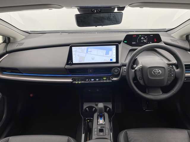 トヨタ プリウス Z 熊本県 2023(令5)年 1.3万km 黒 禁煙車/トヨタセーフティセンス/純正12.3型ディスプレイオーディオナビTV/（T-CONNECT/USB/HDMI/FMAM/Bluetooth/フルセグTV）/純正ビルトイン2.0ETC/純正19インチアルミ/純正LEDオートライト/純正フロアマット/プリクラッシュセーフティ/アダプティブクルーズコントロール/レーンディパーチャーアラート/オートマチックハイビーム/パーキングアシスト/クリアランスソナー/ブラインドスポットモニター/デジタルミラー/電子パーキング/オートホールド/パワーバックドア/AC100V/オートエアコン/前席シートヒーター/エアシート/運転席パワーシート/本革巻ハンドル/スマートキー/プッシュエンジンスタート