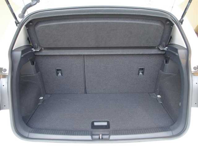 フォルクスワーゲン ＶＷ Ｔ－クロス TSI アクティブ 岐阜県 2022(令4)年 3万km ピュアホワイト セーフティーパッケージ/アダクティブクルーズコントロール　/レーンキープアシスト/ハイビームアシスト　/ブラインドスポットディテクション　/リアビューカメラ/駐車支援システム/パークディスタンスコントロール/オプティカルパーキングシステム/リアトラフィックアラート/同一車線内全車速支援システム/テクノロジーパッケージ/デジタルメータークラスター/スマートフォンワイヤレスチャージング/純正ナビ　/Ａｐｐｌｅ Ｃａｒ Ｐｌａｙ　