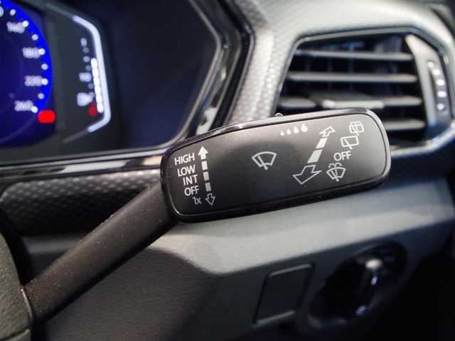 フォルクスワーゲン ＶＷ Ｔ－クロス TSI アクティブ 岐阜県 2022(令4)年 3万km ピュアホワイト セーフティーパッケージ/アダクティブクルーズコントロール　/レーンキープアシスト/ハイビームアシスト　/ブラインドスポットディテクション　/リアビューカメラ/駐車支援システム/パークディスタンスコントロール/オプティカルパーキングシステム/リアトラフィックアラート/同一車線内全車速支援システム/テクノロジーパッケージ/デジタルメータークラスター/スマートフォンワイヤレスチャージング/純正ナビ　/Ａｐｐｌｅ Ｃａｒ Ｐｌａｙ　