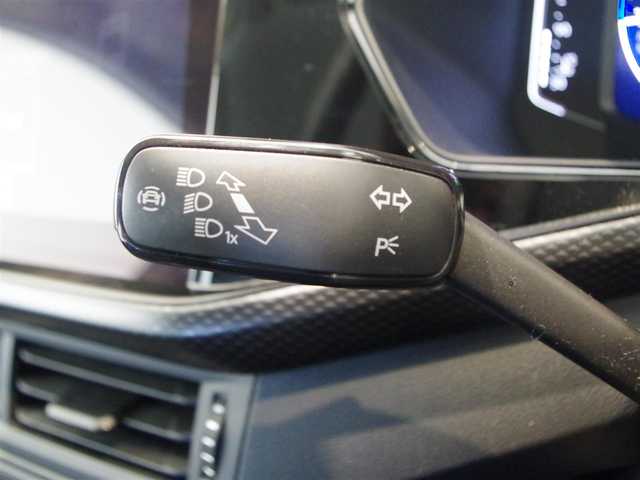 フォルクスワーゲン ＶＷ Ｔ－クロス TSI アクティブ 岐阜県 2022(令4)年 3万km ピュアホワイト セーフティーパッケージ/アダクティブクルーズコントロール　/レーンキープアシスト/ハイビームアシスト　/ブラインドスポットディテクション　/リアビューカメラ/駐車支援システム/パークディスタンスコントロール/オプティカルパーキングシステム/リアトラフィックアラート/同一車線内全車速支援システム/テクノロジーパッケージ/デジタルメータークラスター/スマートフォンワイヤレスチャージング/純正ナビ　/Ａｐｐｌｅ Ｃａｒ Ｐｌａｙ　