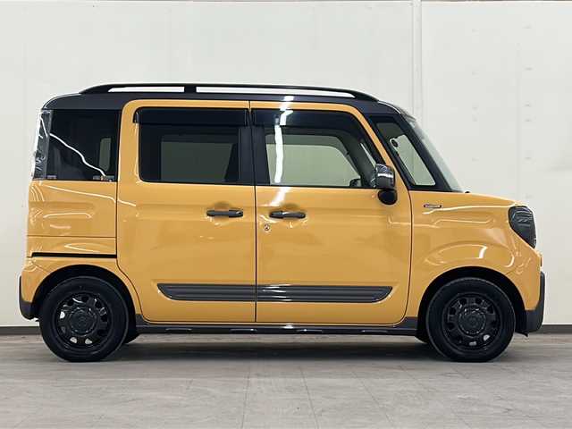 スズキ スペーシア ギア HYBRID XZ 道央・札幌 2019(令1)年 3.8万km アクティブイエロー/ガンメタリック2トーン /4WD//ワンオーナー//寒冷地仕様//社外メモリーナビ/  (DVD/CD/BT/ラジオ/フルセグ)//バックカメラ//衝突軽減ブレーキ//レーンキープアシスト//コーナーセンサー//アイドリングストップ//両側パワースライドドア//前席シートヒーター//革巻きステアリング//ステアリングリモコン//横滑り防止装置//ETC//LEDヘッドライト//フォグライト//オートライト//ウィンカーミラー//電動格納ミラー//ルーフレール//純正フロアマット//純正ドアバイザー//USBソケット//スマートキー//エンジンプッシュスタート//スペアキー//取扱説明書//保証書//ナビ取説