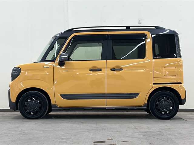 スズキ スペーシア ギア HYBRID XZ 道央・札幌 2019(令1)年 3.8万km アクティブイエロー/ガンメタリック2トーン /4WD//ワンオーナー//寒冷地仕様//社外メモリーナビ/  (DVD/CD/BT/ラジオ/フルセグ)//バックカメラ//衝突軽減ブレーキ//レーンキープアシスト//コーナーセンサー//アイドリングストップ//両側パワースライドドア//前席シートヒーター//革巻きステアリング//ステアリングリモコン//横滑り防止装置//ETC//LEDヘッドライト//フォグライト//オートライト//ウィンカーミラー//電動格納ミラー//ルーフレール//純正フロアマット//純正ドアバイザー//USBソケット//スマートキー//エンジンプッシュスタート//スペアキー//取扱説明書//保証書//ナビ取説